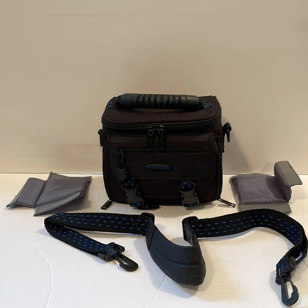 NWOT Samsonite Camera Case w/Shoulder Strap & Carrying Handle